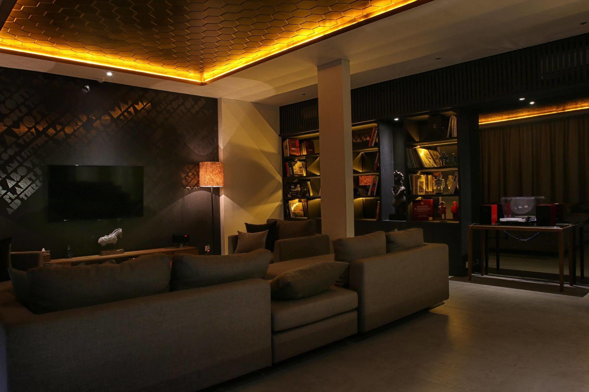 Hu'u Villas Seminyak Esterno foto