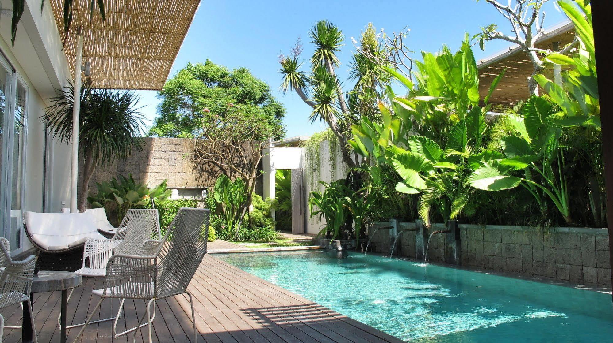 Hu'u Villas Seminyak Esterno foto